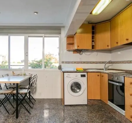 Y Suite. Upv, Uv Y Playa Guest house